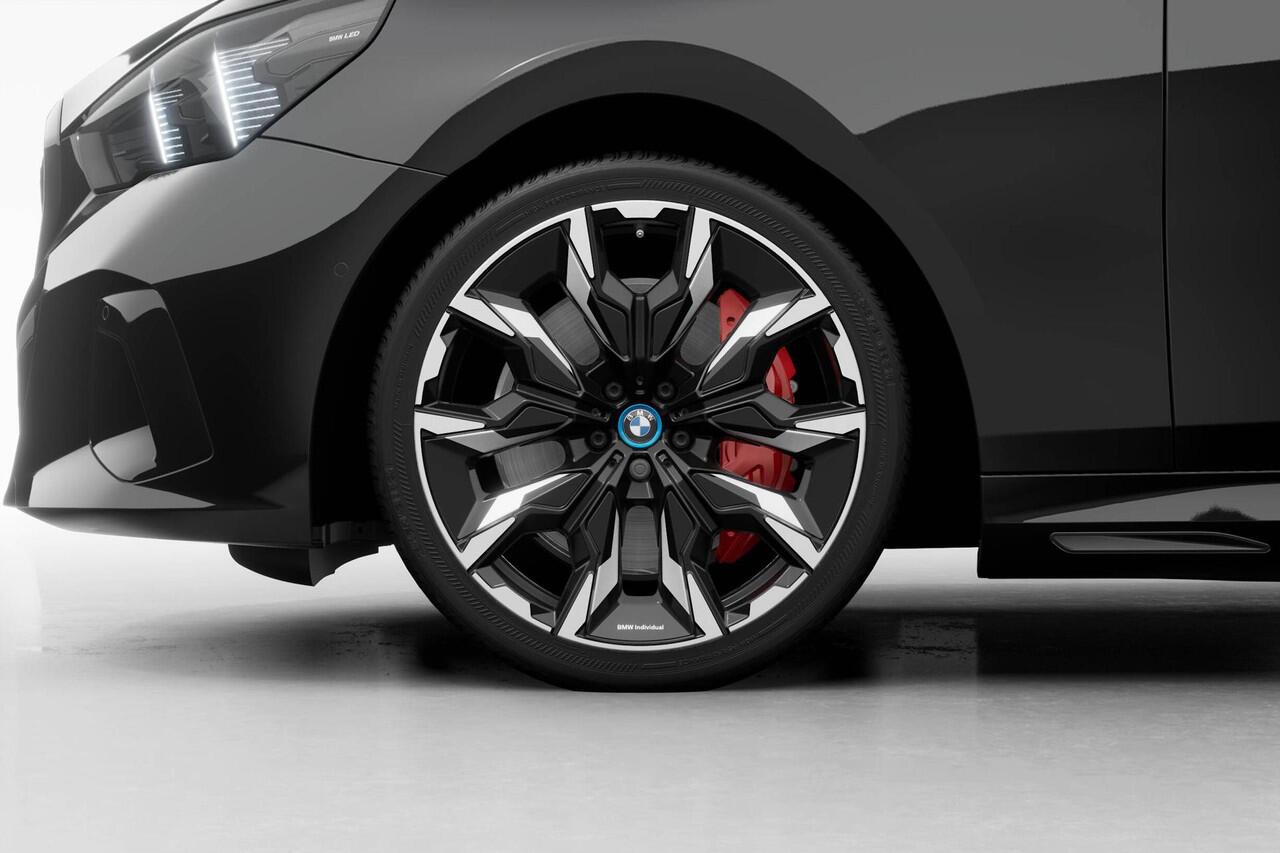 BMW i5 Touring eDrive40 M Sport Edition | M Sport Pro | Innovation Pack | Travel Pack | Comfort Pack | Showroomvoordeel | VPLD