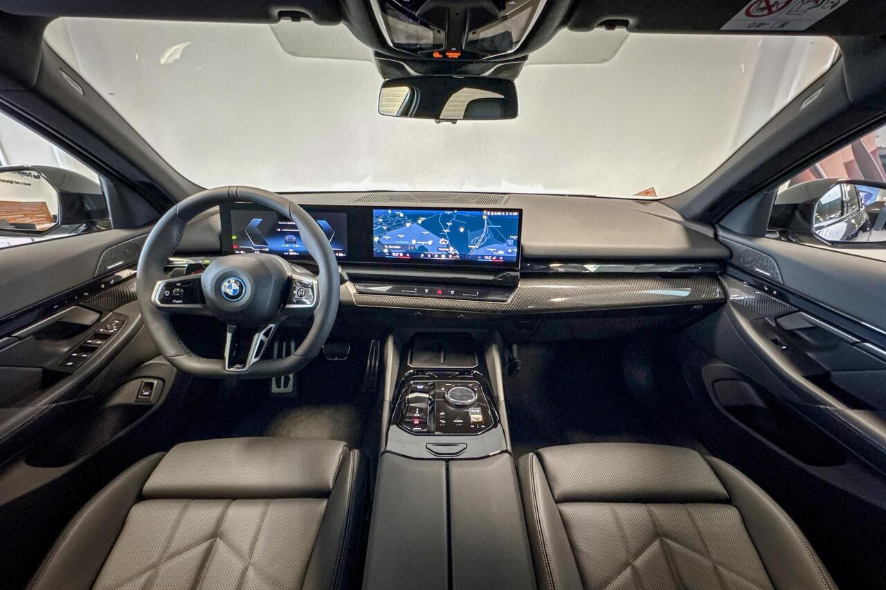 BMW i5 Sedan eDrive40 M Sport Edition | Stoelventilatie | Comfort Access | Harman Kardon | Trekhaak |