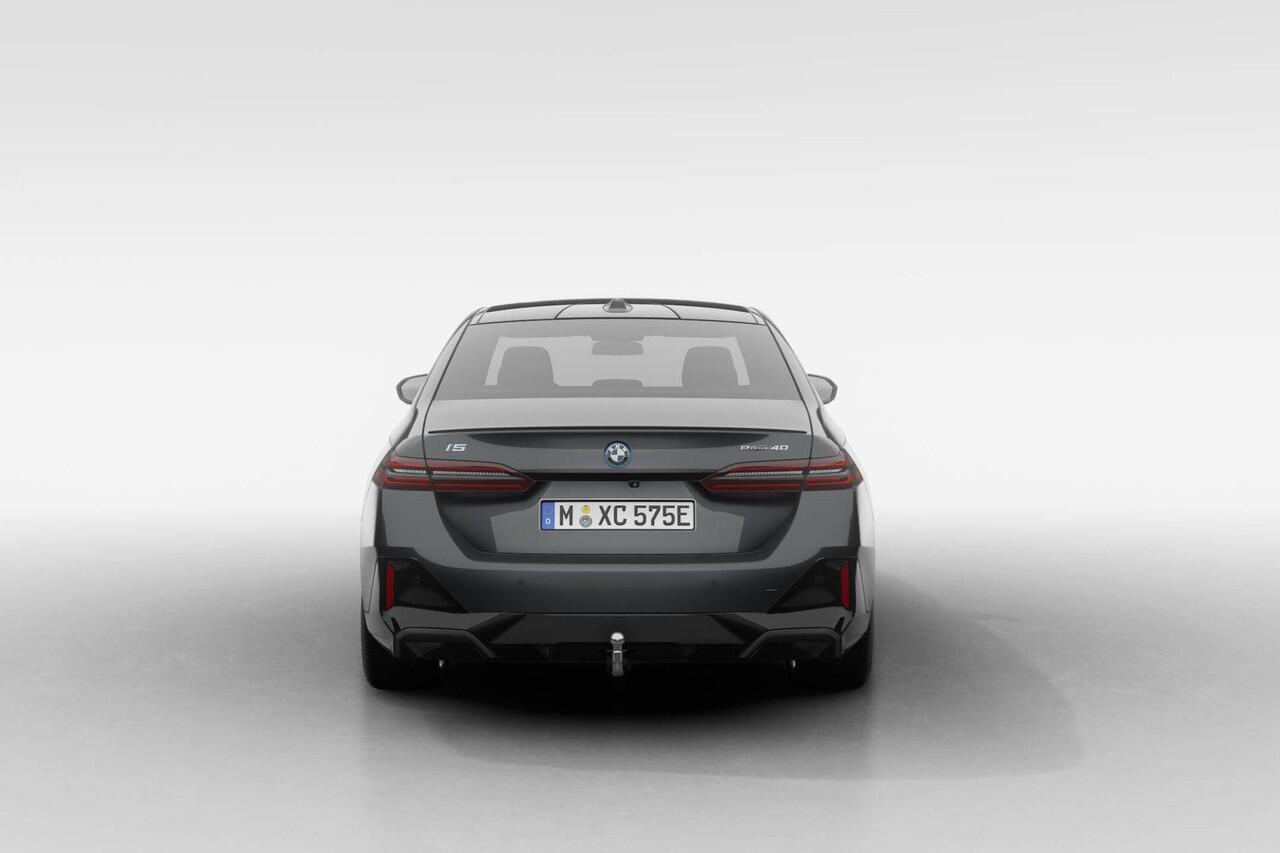 BMW i5 Sedan eDrive40 M Sport Edition | M Sportpakket Pro | Glazen panoramadak | Showroomvoordeel | VPLD