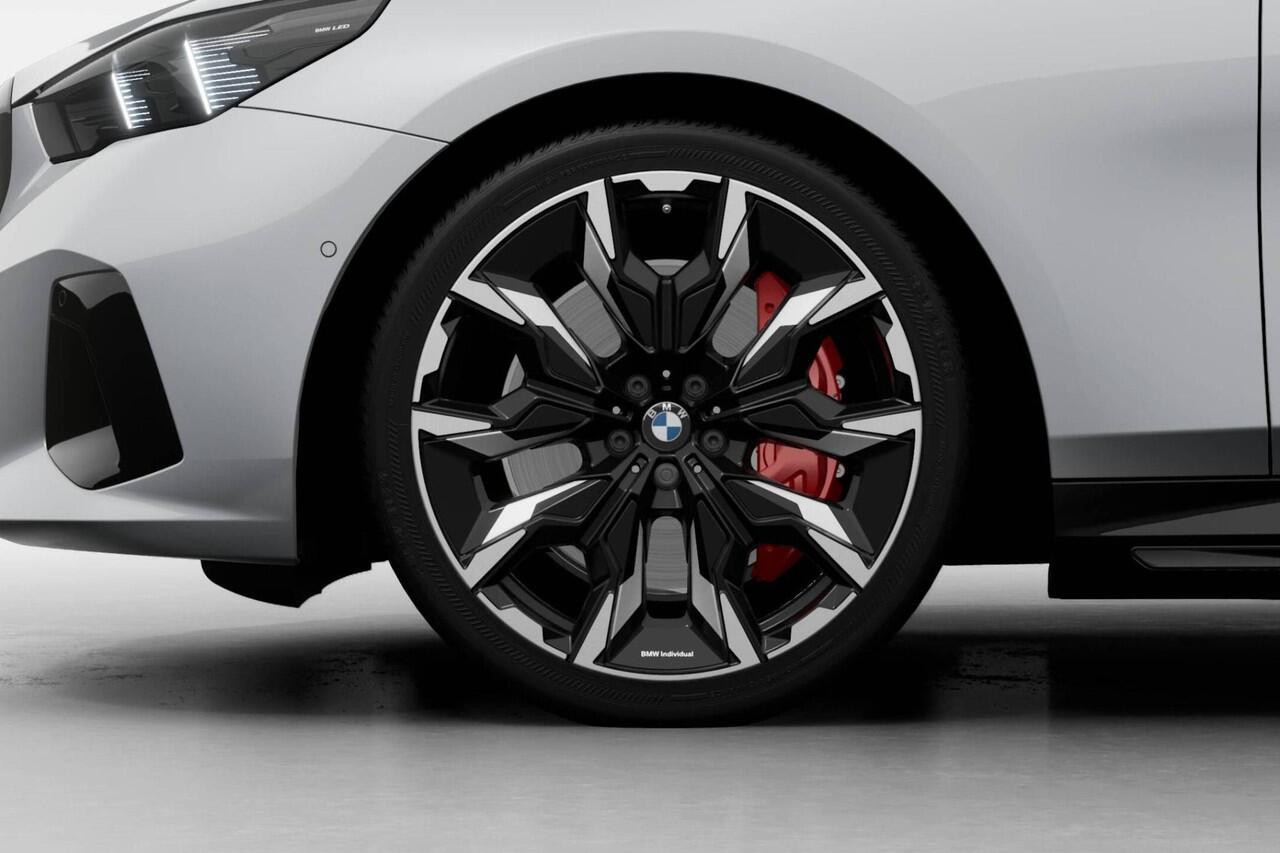 BMW i5 Sedan eDrive40 M Sport Edition | M Sport Pro | Innovation Pack | Travel Pack | Comfort Pack