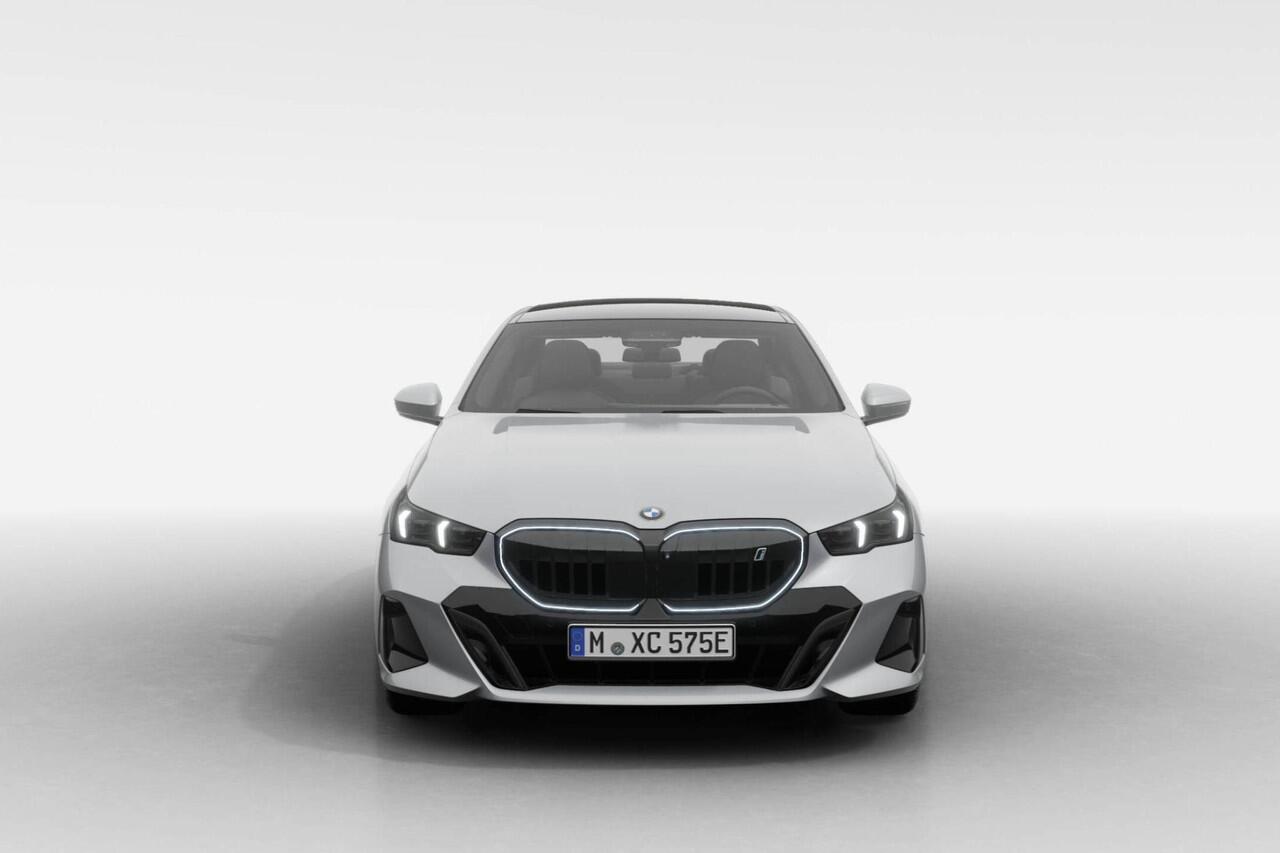 BMW i5 Sedan eDrive40 M Sport Edition | M Sport Pro | Innovation Pack | Travel Pack | Comfort Pack