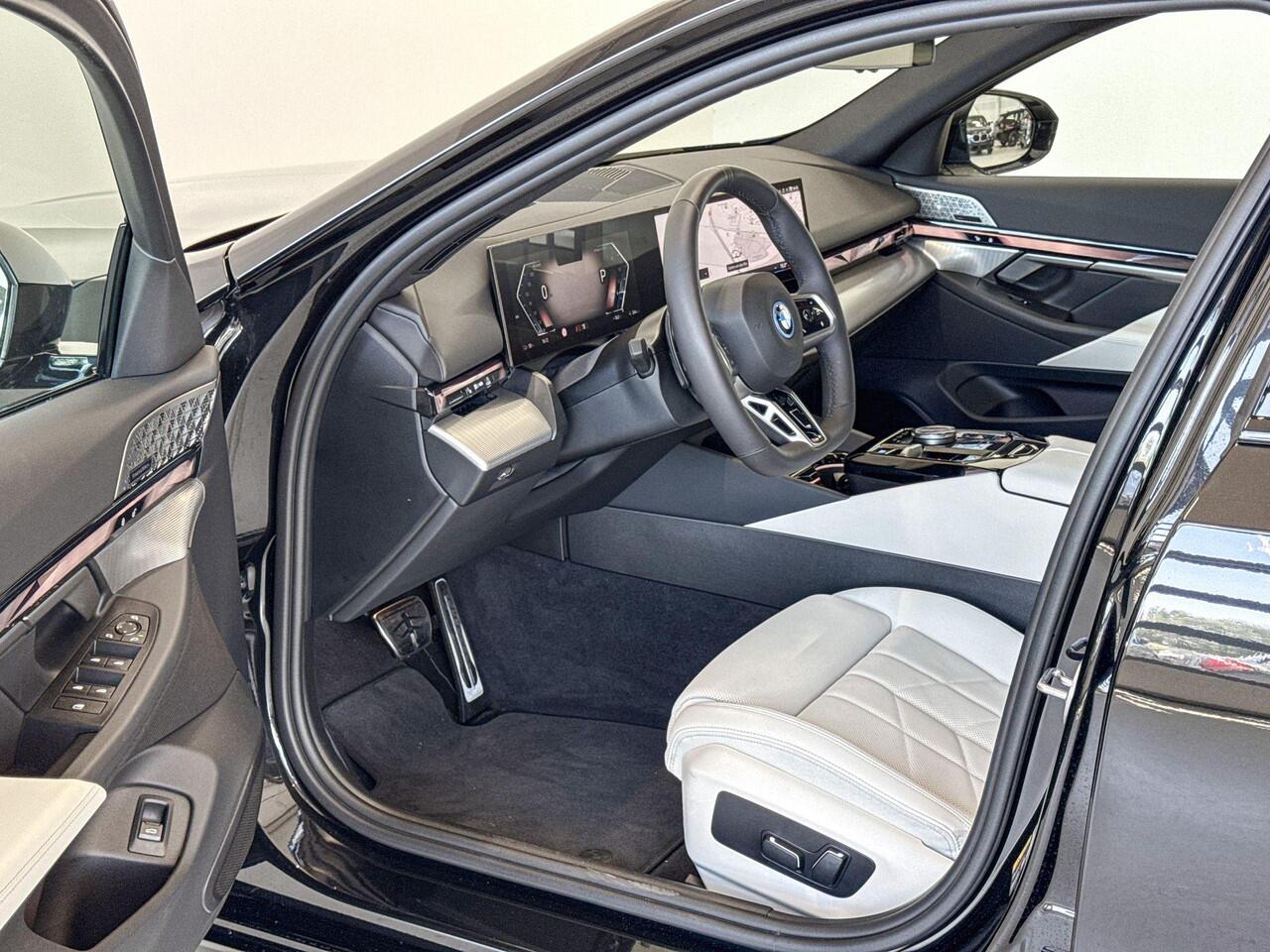 BMW i5 Sedan eDrive40 Innovation Pack M Sport Edition | Selections