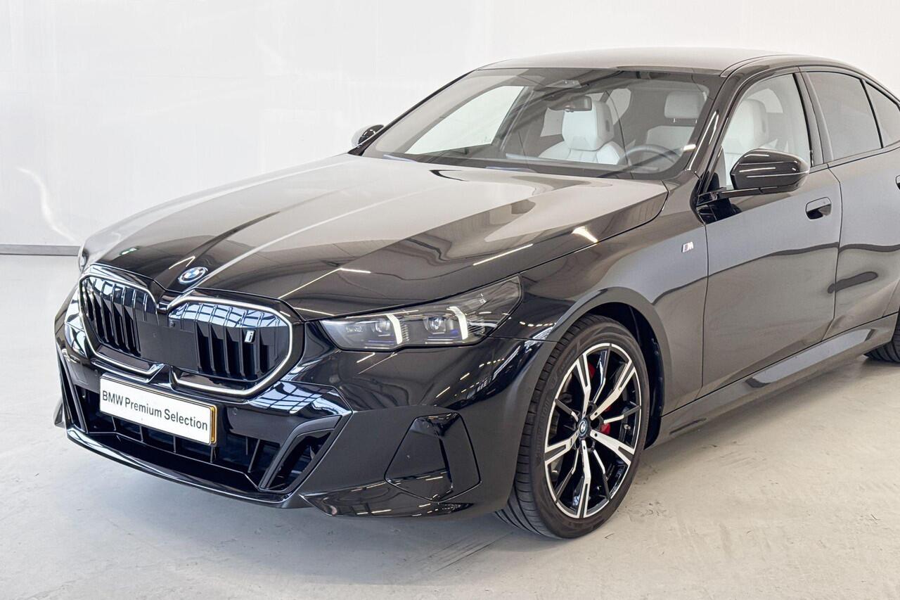 BMW i5 Sedan eDrive40 Innovation Pack M Sport Edition | Selections