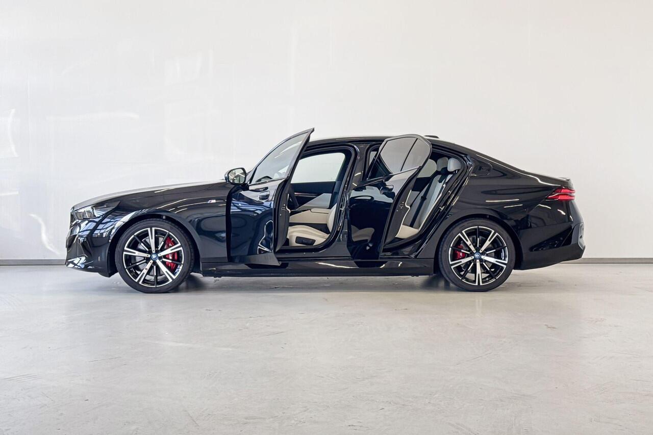 BMW i5 Sedan eDrive40 Innovation Pack M Sport Edition | Selections