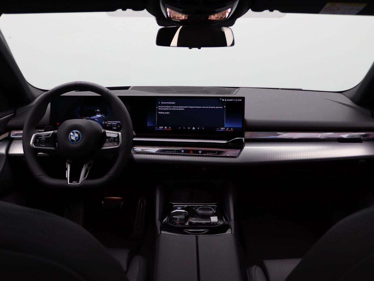 BMW i5 eDrive40 | M Sport Package | M Sport Package Pro | Equipment Package Pro | Travel Package | Comfort Package