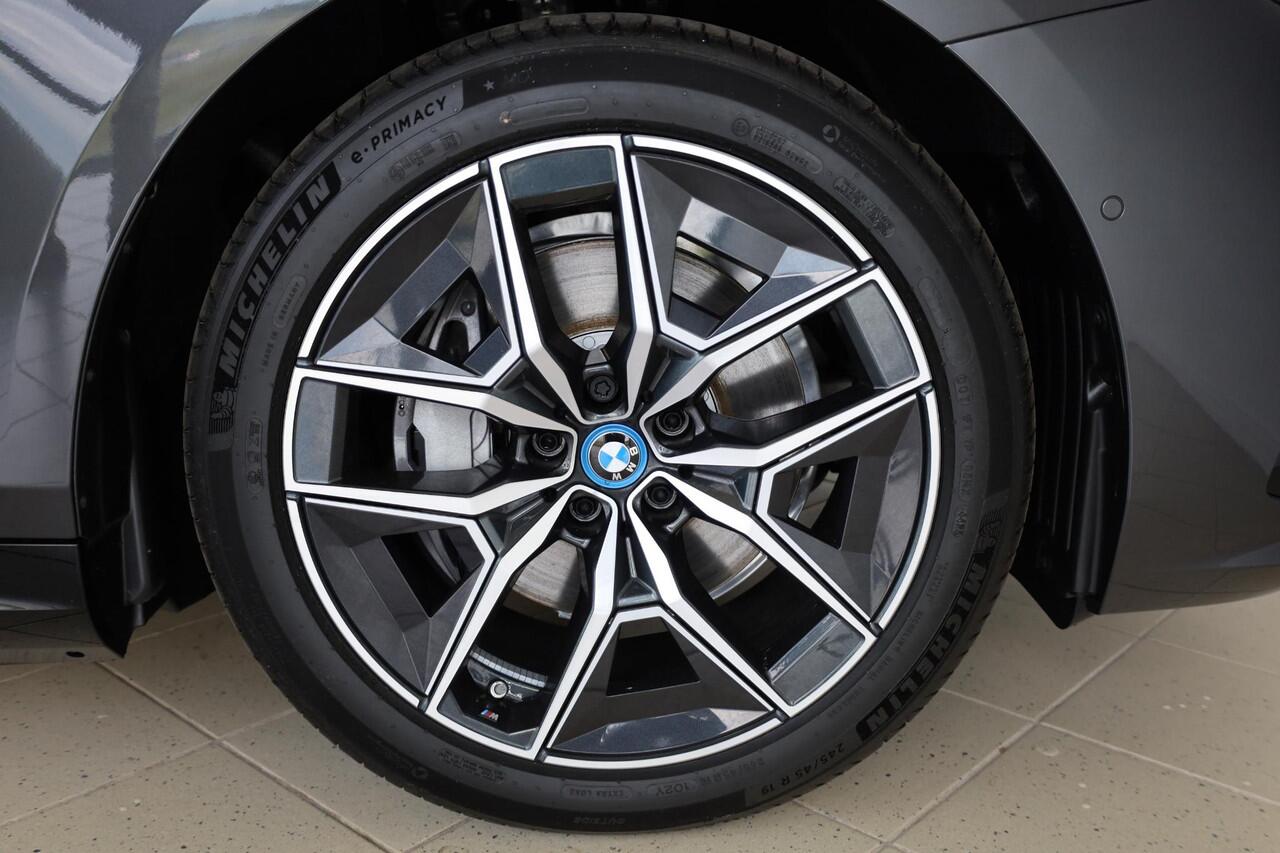 BMW i5 eDrive40 | M Sportpakket | Innovation Pack | Travel Pack | Comfort Pack | Ekris Selection