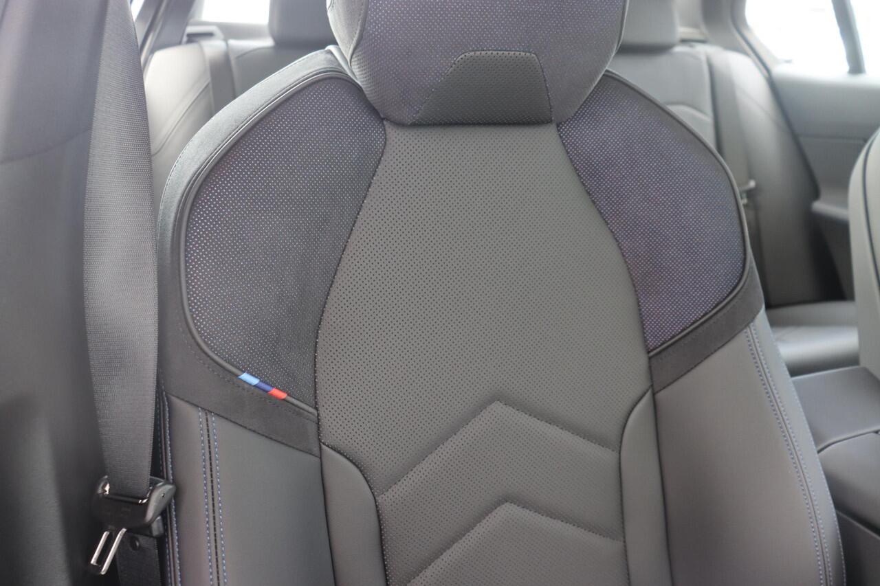 BMW i5 eDrive40 | M Sport Edition M Sportpakket/ Comfort Access/ Stoelverwarming/ Ambiance verlichting/ Innovation Pack/ Travel Pack / Ekris Selection