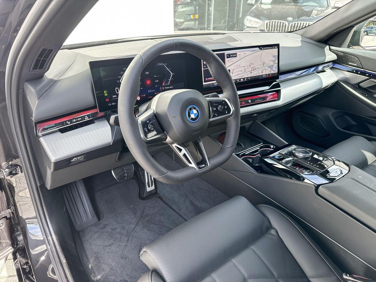 BMW i5 Sedan eDrive40 | M Sport Pro | Travel Pack | Comfort Pack | Trekhaak