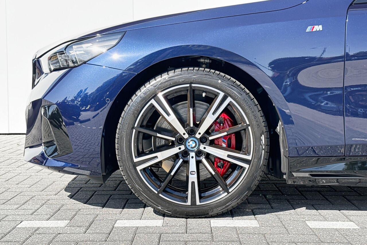 BMW i5 Sedan eDrive40 M Sport Edition 84 kWh | M Sport Pro | Trekhaak | H&K | Comfort Pack