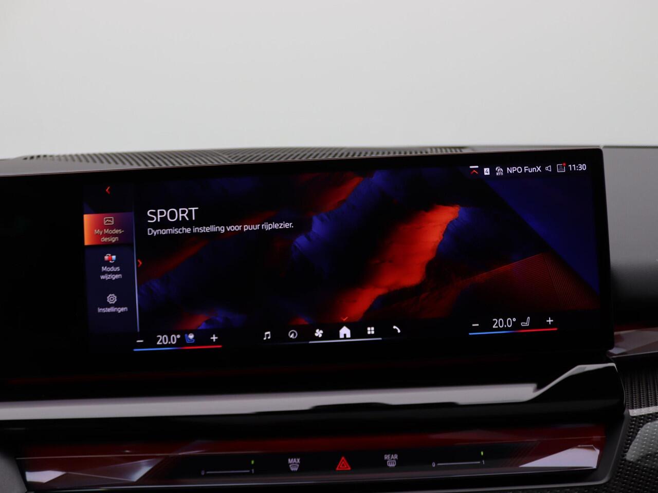 BMW i5 Touring eDrive40 M Sportpakket Pro | Panoramadak | Stoelverstelling elektrisch met memory | Bowers & Wilkins | 20"