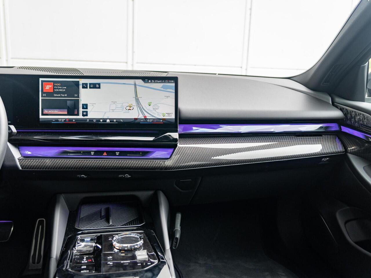 BMW i5 Touring eDrive40 | M Sportpakket Pro | Innovation Pack | Verwarmd Stuurwiel | Comfort Access | Panoramadak | Stoelventilatie | Bowers & Wilkins | 21'' | Trekhaak