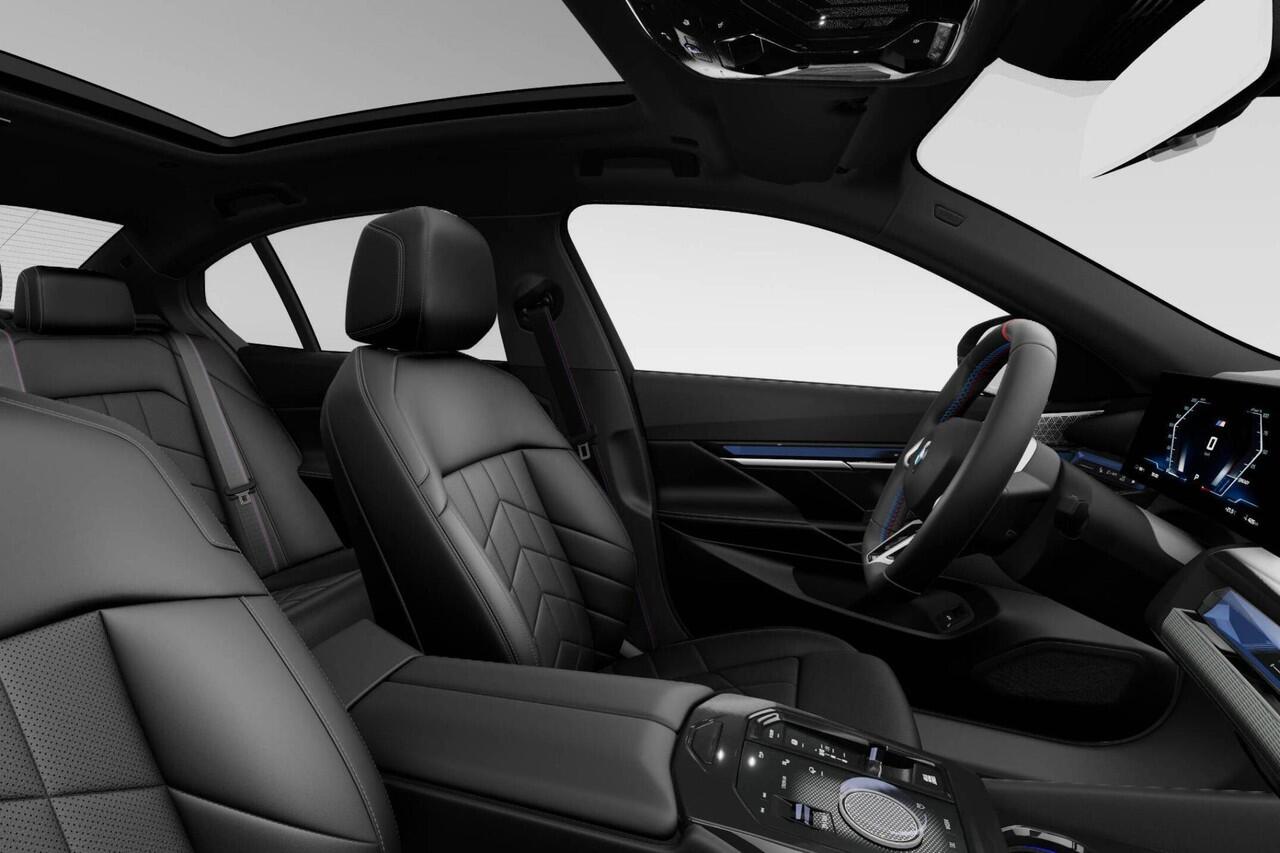 BMW i5 Sedan M60 xDrive | M Sport Pro | Innovation Pack | Travel Pack | Comfort Pack | Bowers & Wilkins Surround System | Trekhaak