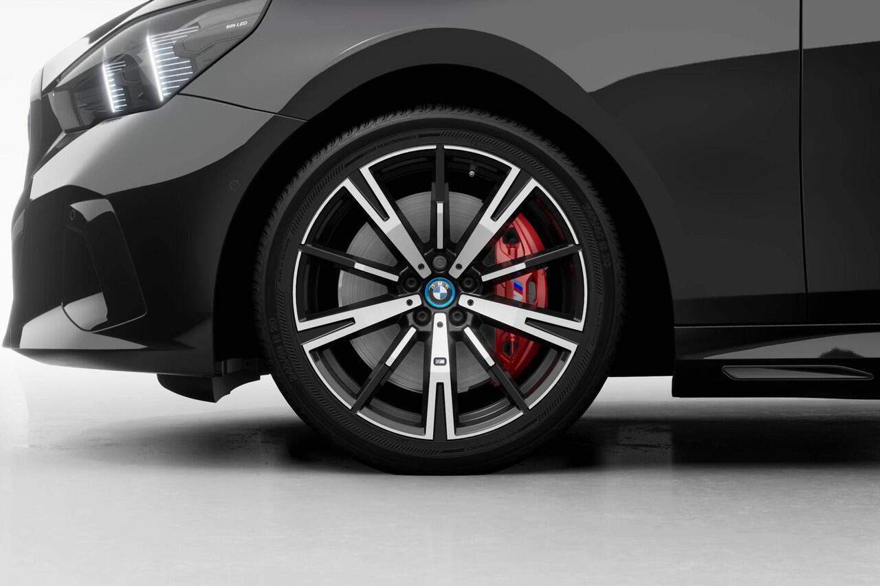 BMW i5 Touring eDrive40 M Sport Edition | M Sport Pro | Innovation Pack | Travel Pack | Comfort Pack | Showroomvoordeel | VPLD