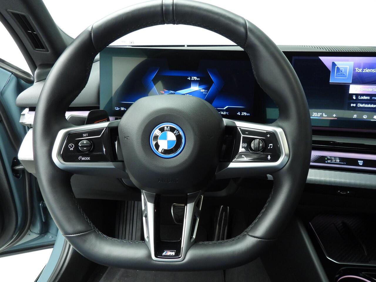 BMW i5 Sedan eDrive40 | M-Sportpakket | LED | Navigatie | Trekhaak | Active cruise | Sportstoelen | DAB | Alu 19 inch