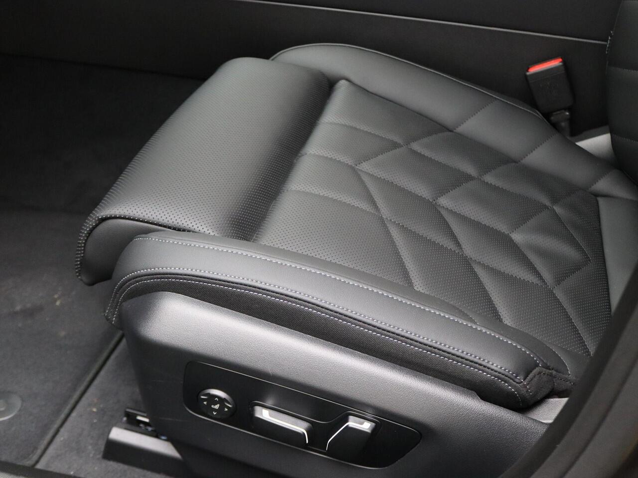 BMW i5 Sedan eDrive40 M Sportpakket Pro | M Sport Edition | Travel Pack | Comfort Pack | Trekhaak | Comfortstoelen | Driving Assistant Plus | Harman Kardon | 20''