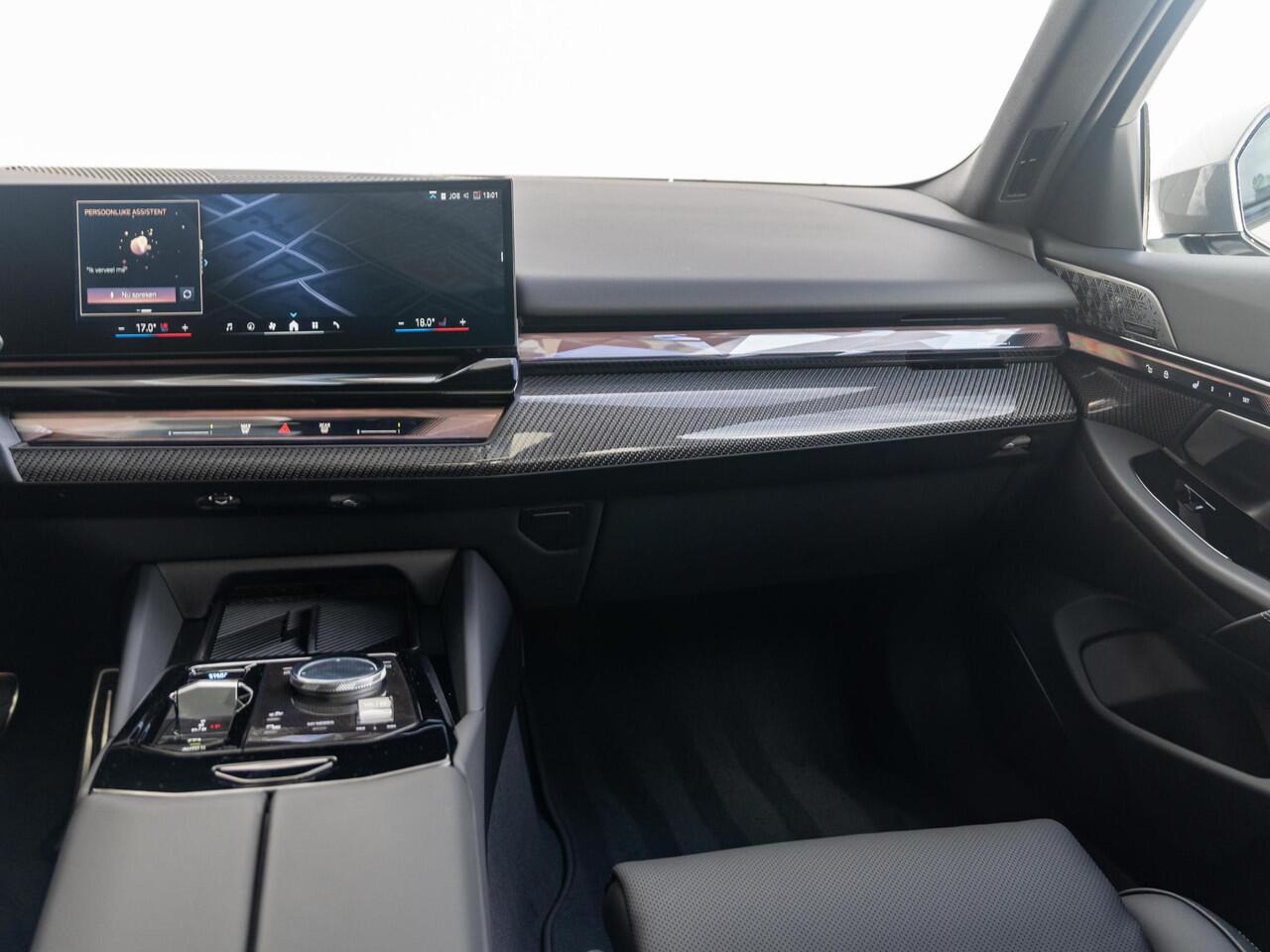 BMW i5 Sedan eDrive40 M Sportpakket Pro | Innovation Pack | Comfort Pack | Travel Pack | Iconic Glow