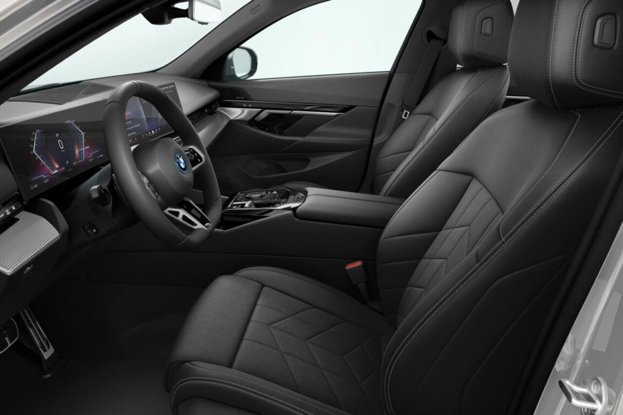 BMW i5 Sedan eDrive40 M Sport Edition 84 kWh | M Sportpakket | Travel Pack | Comfort Pack | Showroomvoordeel