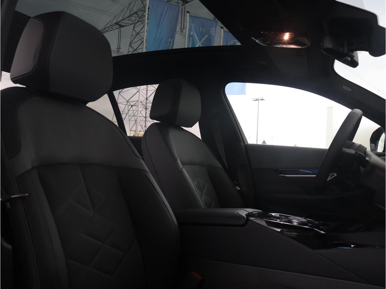 BMW i5 M60 xDrive 84 kWh M-Sportpakket Pro - Bowers & Wilkins - Pano - Driving Assistant Professional - 21" LMV - Stoelventilatie | Ekris Selection