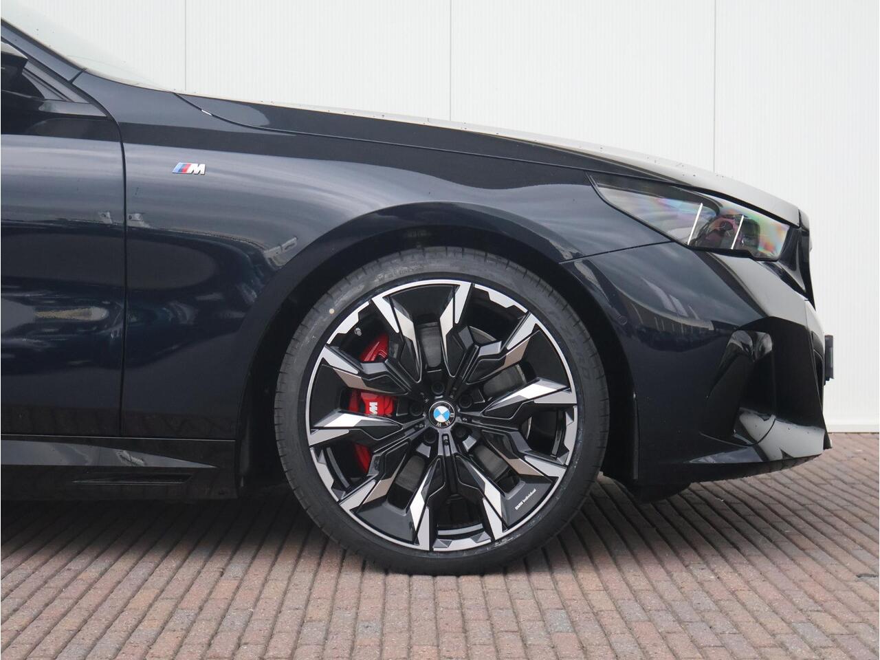 BMW i5 M60 xDrive 84 kWh M-Sportpakket Pro - Bowers & Wilkins - Pano - Driving Assistant Professional - 21" LMV - Stoelventilatie | Ekris Selection