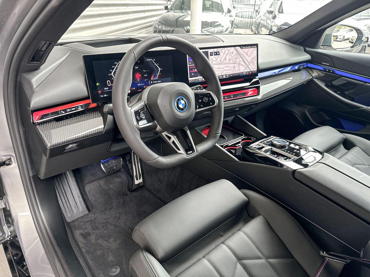 BMW i5 Touring eDrive40 M Sportpakket Pro / Innovation Pack / Travel Pack / Driving Assistant Professional | ElectricDeals