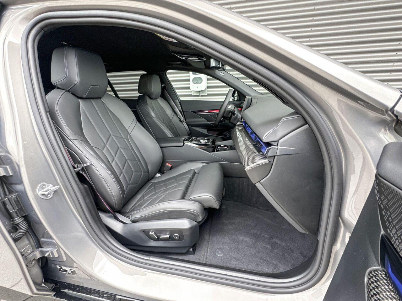 BMW i5 Touring eDrive40 M Sportpakket Pro / Innovation Pack / Travel Pack / Driving Assistant Professional | ElectricDeals