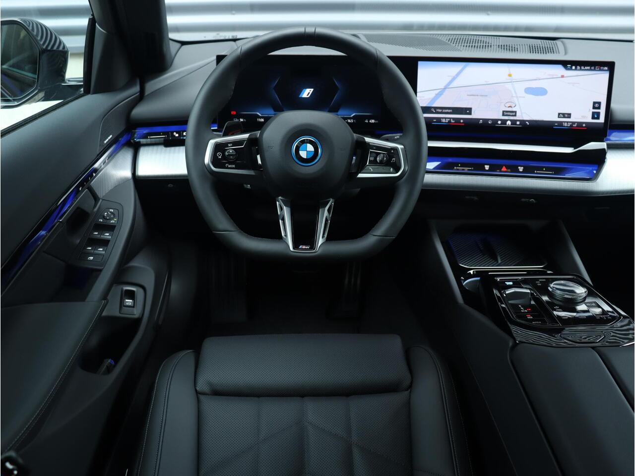 BMW i5 Touring eDrive40 | M Sportpakket Pro | Trekhaak | Driving Assistant Prof. | Adaptief M Onderstel Prof. | Harman Kardon | Head-Up | Parking Assistant Plus | Comfortstoelen | 19'' LMV | Ekris Selection