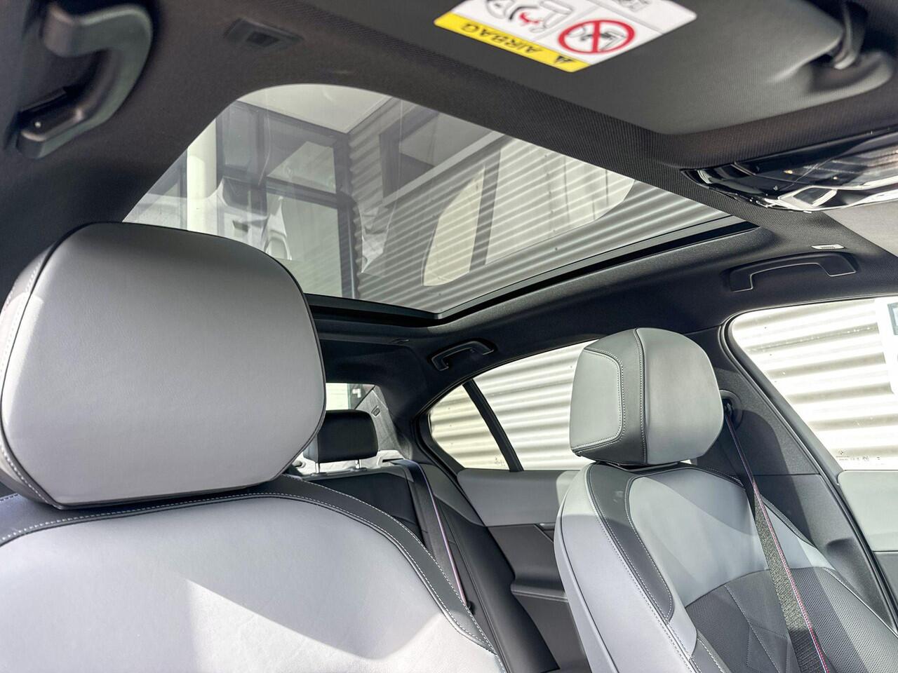 BMW i5 Sedan eDrive40 M Sportpakket Pro / Innovation Pack / Travel Pack / Comfort Pack / Trekhaak / Panoramadak