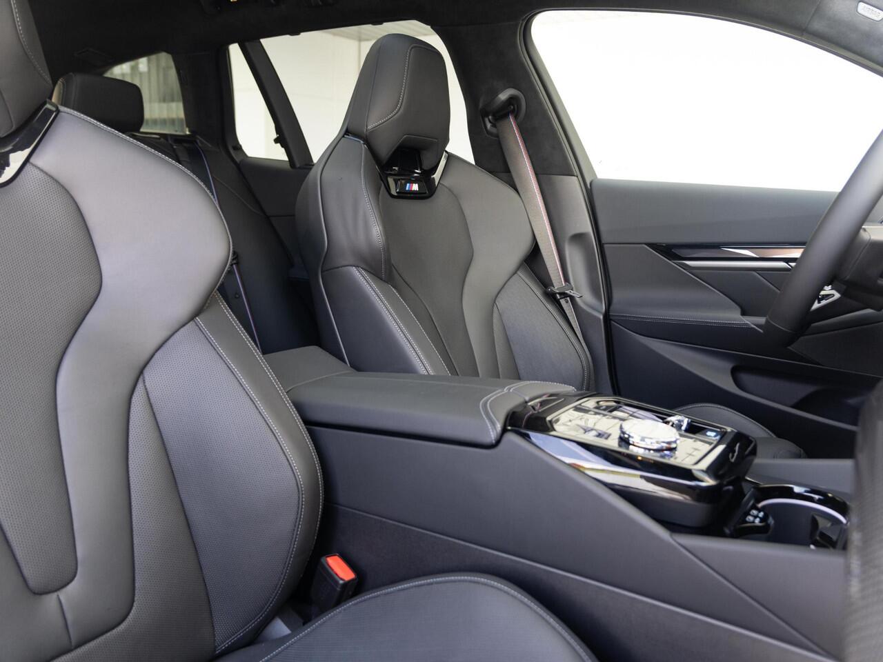 BMW i5 Touring eDrive40 | M Sportpakket Pro | Innovation Pack | Bowers & Wilkins | Verwarmd Stuurwiel | Comfort Access | Panoramadak | Stoelventilatie | Trekhaak | Ekris Selection