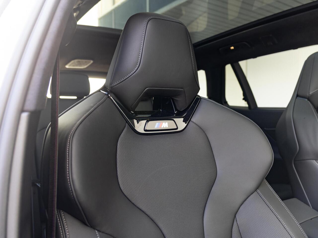 BMW i5 Touring eDrive40 | M Sportpakket Pro | Innovation Pack | Bowers & Wilkins | Verwarmd Stuurwiel | Comfort Access | Panoramadak | Stoelventilatie | Trekhaak | Ekris Selection