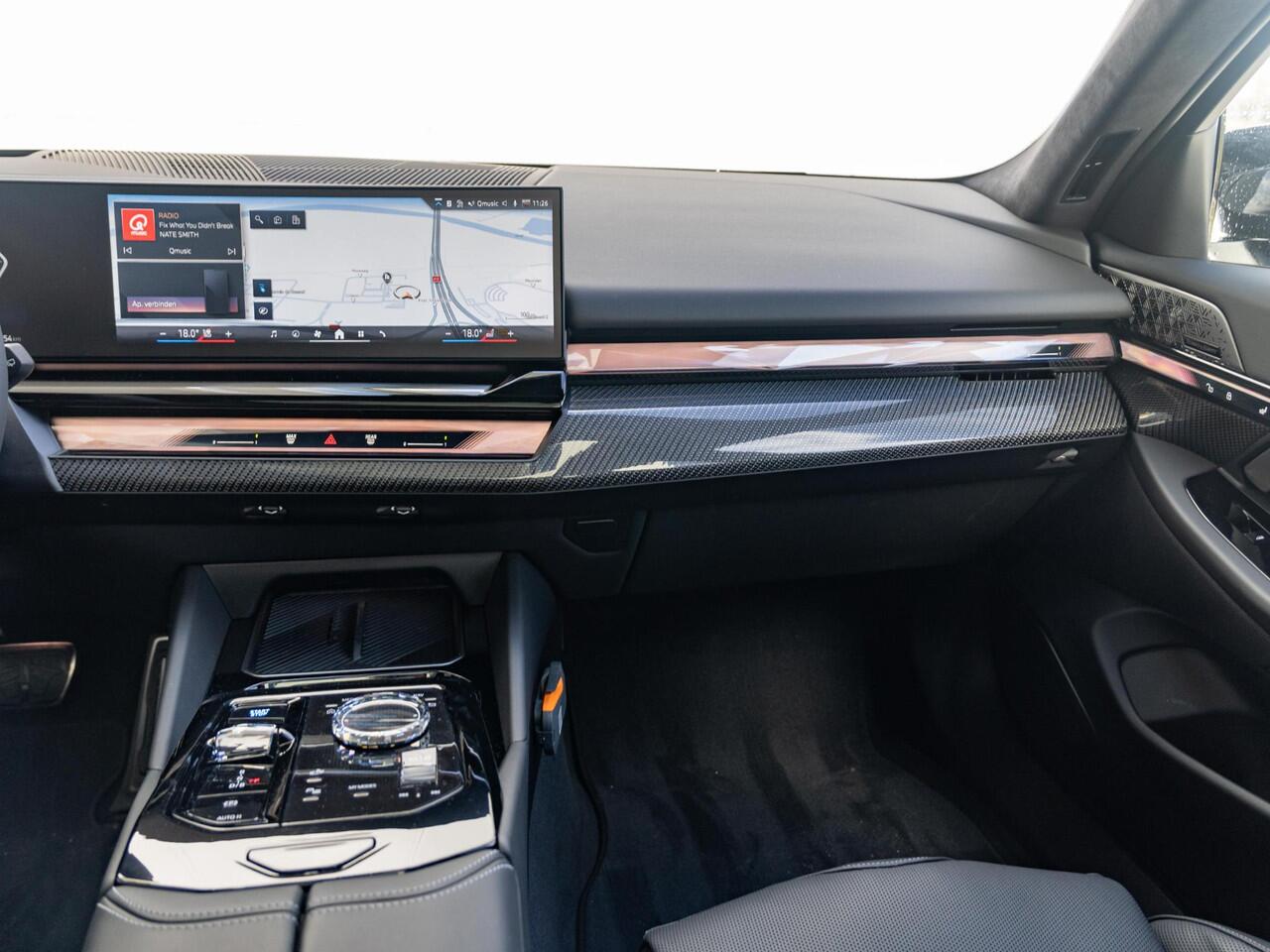 BMW i5 Touring eDrive40 | M Sportpakket Pro | Innovation Pack | Bowers & Wilkins | Verwarmd Stuurwiel | Comfort Access | Panoramadak | Stoelventilatie | Trekhaak | Ekris Selection