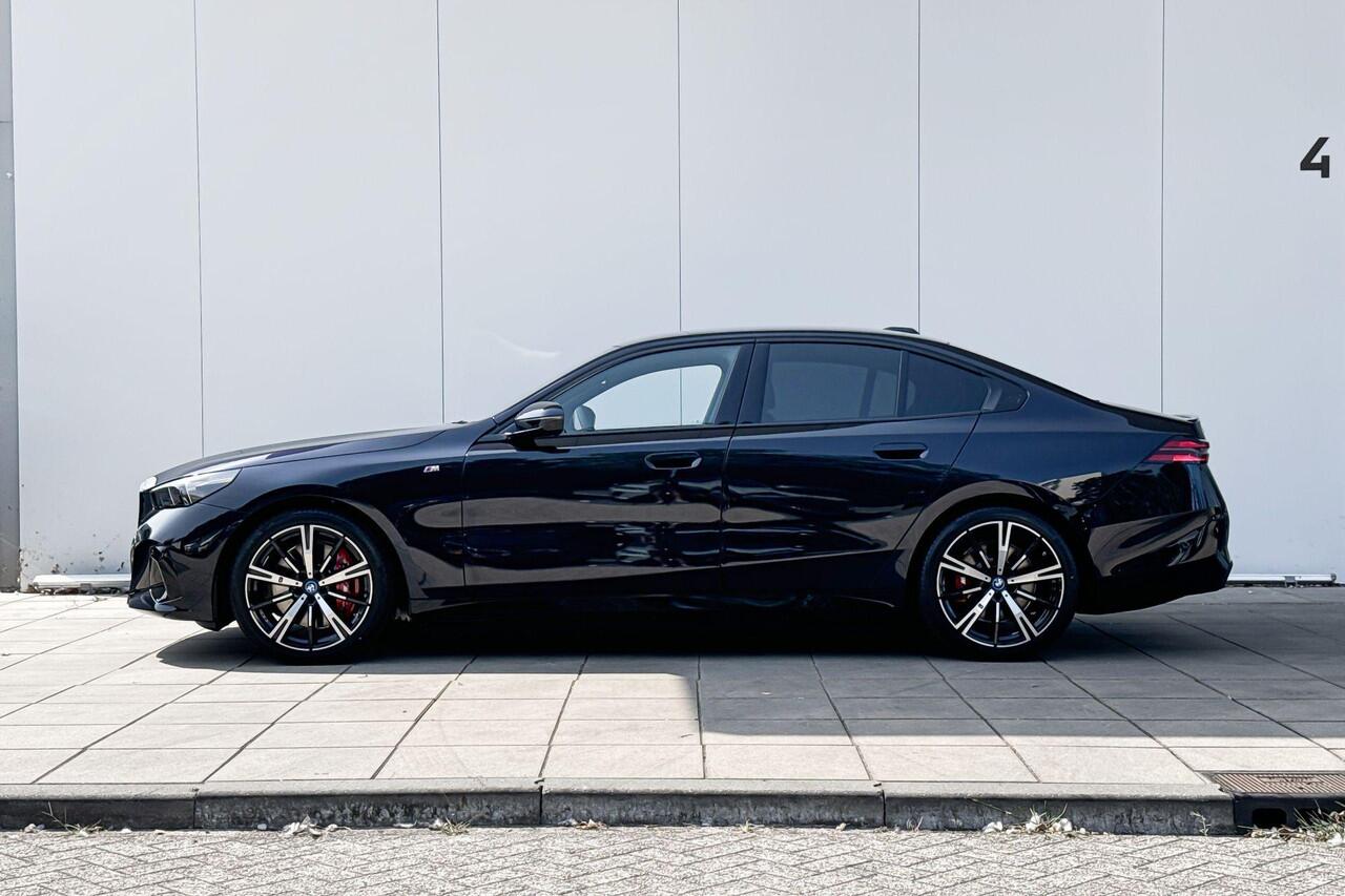 BMW i5 Sedan eDrive40 M Sport Edition M-Sport Pro / Glazendak / 20inch / Stoelverwarming / Adaptieve Led / Driving Assistant Plus | ElectricDeals