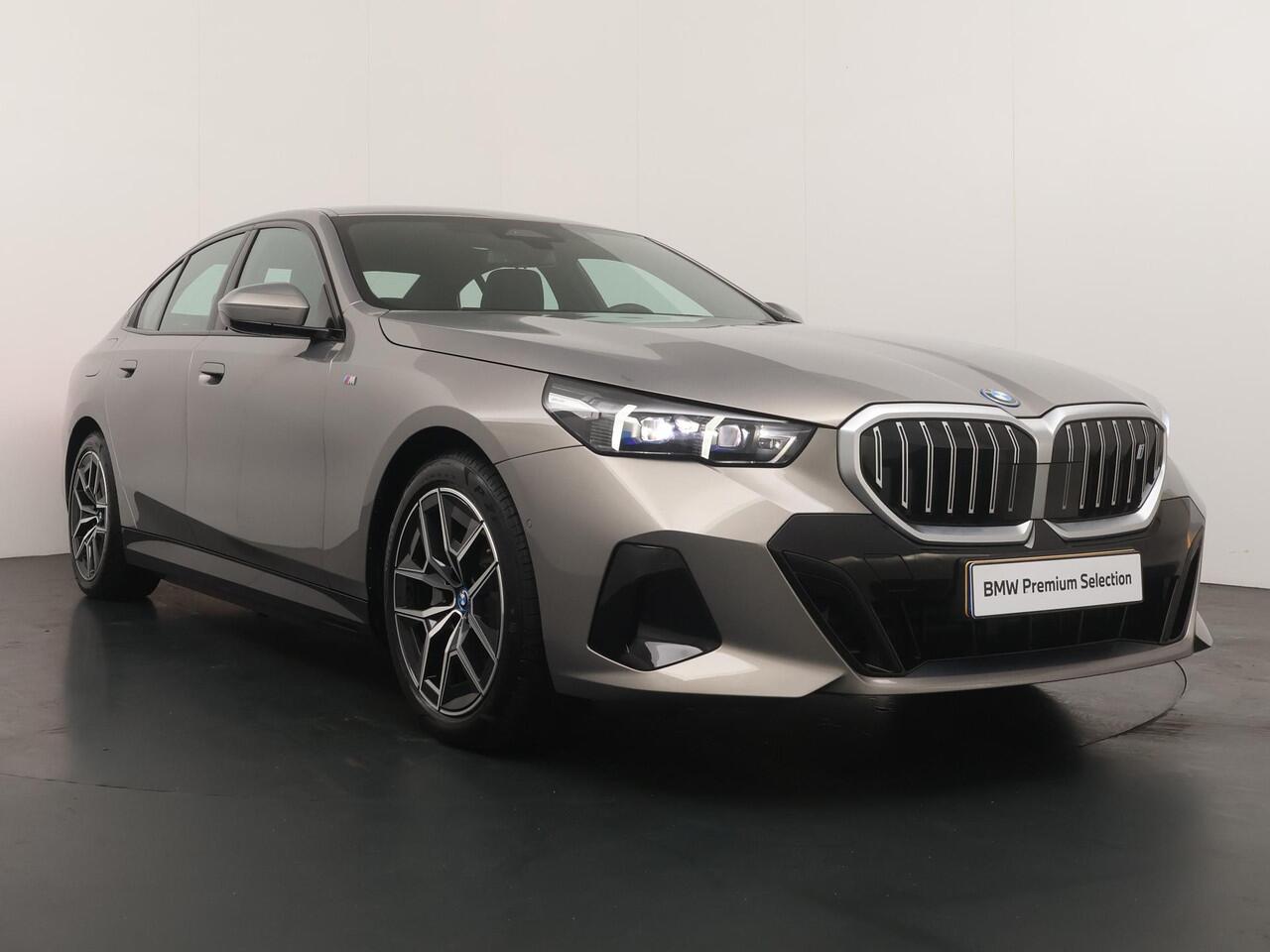 BMW i5 eDrive40 M Sport Edition 84 kWh M Sportpakket | Trekhaak | Driving Assistant plus