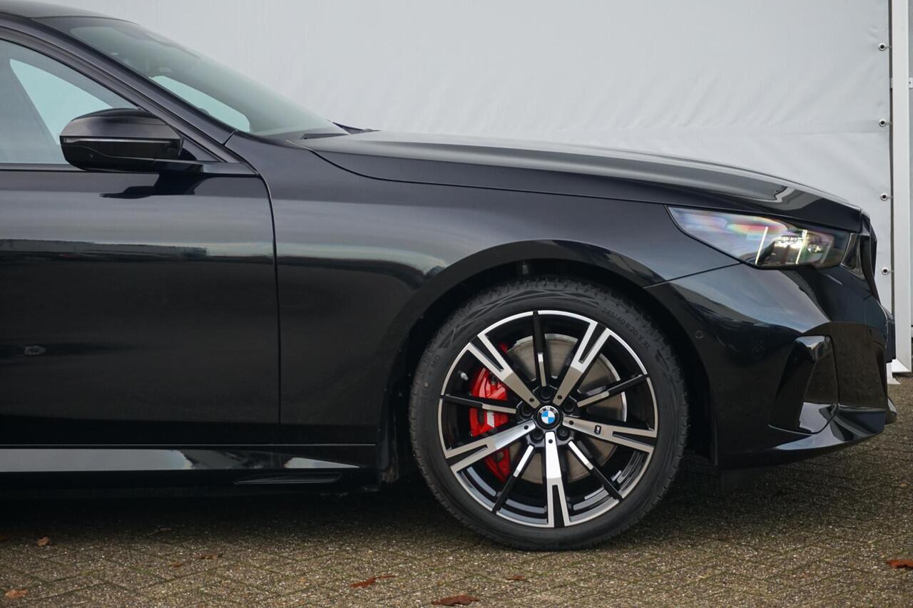 BMW i5 eDrive40 M Sportpakket Pro 20'' / Panoramadak / Stoelventilatie / Bowers & Wilkins / Trekhaak