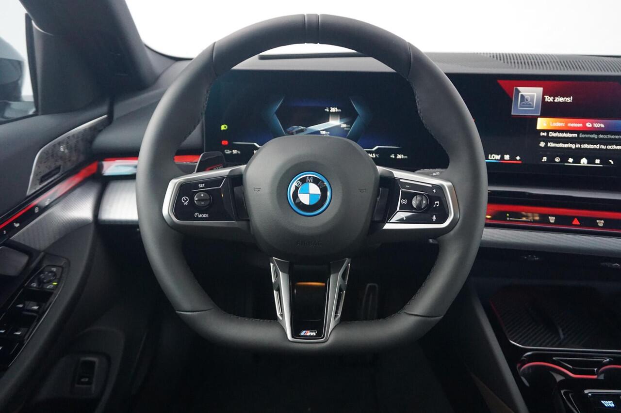 BMW i5 eDrive40 M Sportpakket Pro 20'' / Panoramadak / Stoelventilatie / Bowers & Wilkins / Trekhaak