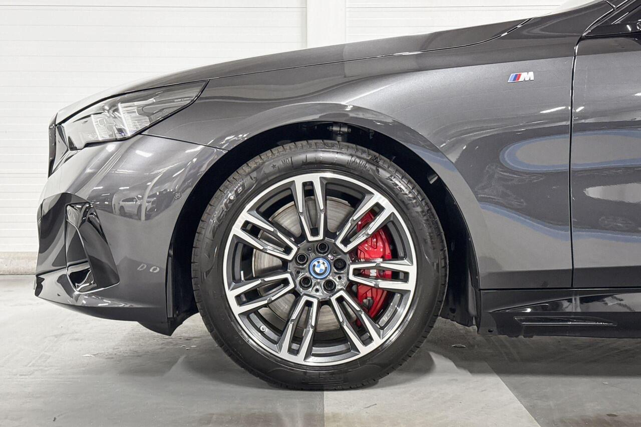 BMW i5 Sedan eDrive40 | M-Sport Pro | Travel Pack | Driving Assistant | Harman/Kardon | Comfort Access | ElectricDeals