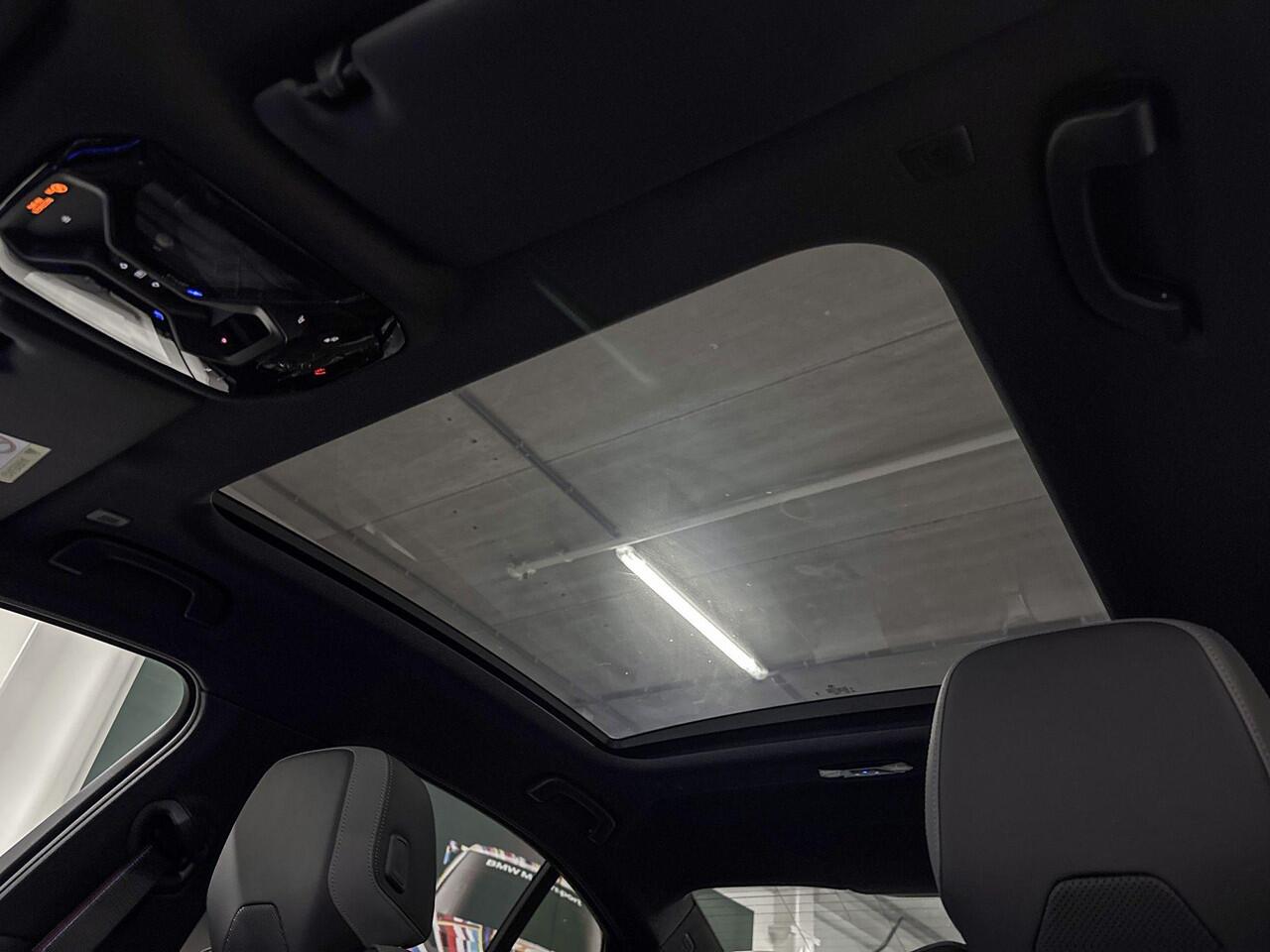 BMW i5 Sedan eDrive40 | M-Sport Pro | Travel Pack | Innovation Pack | Comfort Pack | Driving Assistant Plus | Bowers&Wilkins | Panoramadak | Comfort Access | Trekhaak | ElectricDeals