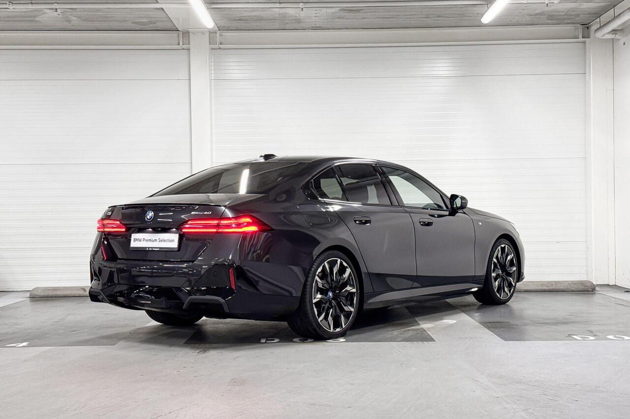 BMW i5 Sedan eDrive40 | M-Sport Pro | Travel Pack | Innovation Pack | Comfort Pack | Driving Assistant Plus | Bowers&Wilkins | Panoramadak | Comfort Access | Trekhaak | ElectricDeals