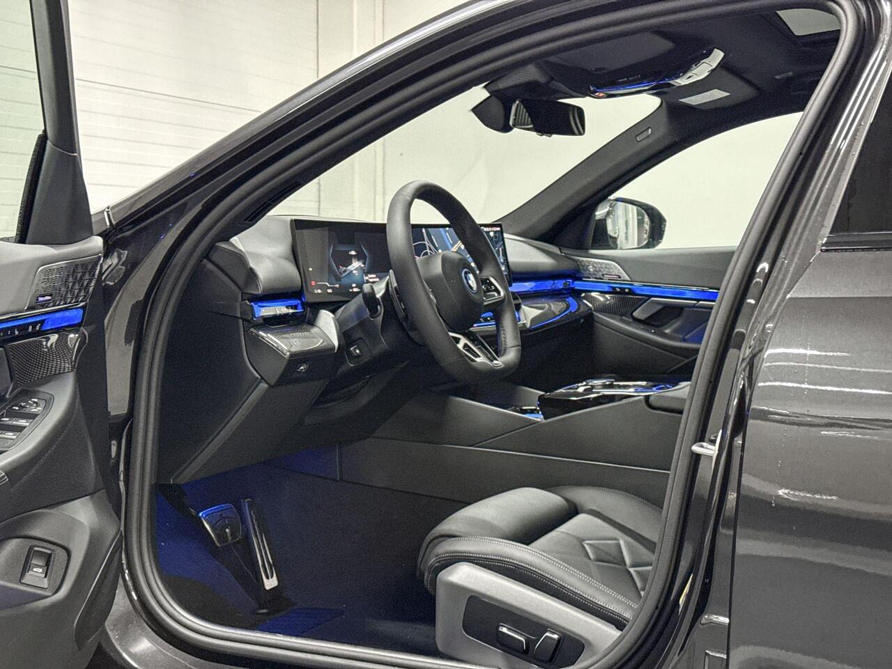 BMW i5 Sedan eDrive40 | M-Sport Pro | Travel Pack | Innovation Pack | Comfort Pack | Driving Assistant Plus | Bowers&Wilkins | Panoramadak | Comfort Access | Trekhaak | ElectricDeals