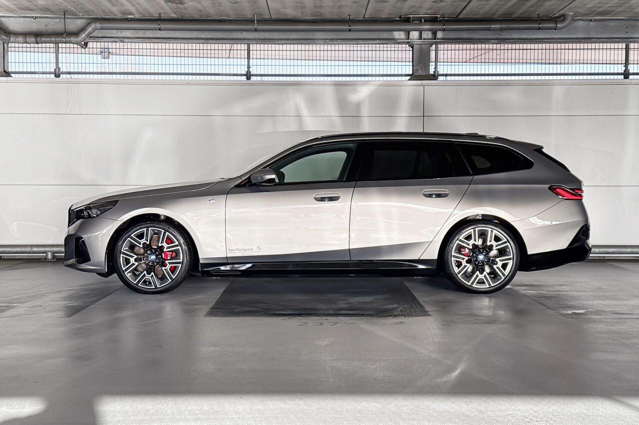 BMW i5 Touring xDrive40 84 kWh | M Sportpakket Pro | Innovation Pack | Comfort Pack | ElectricDeals