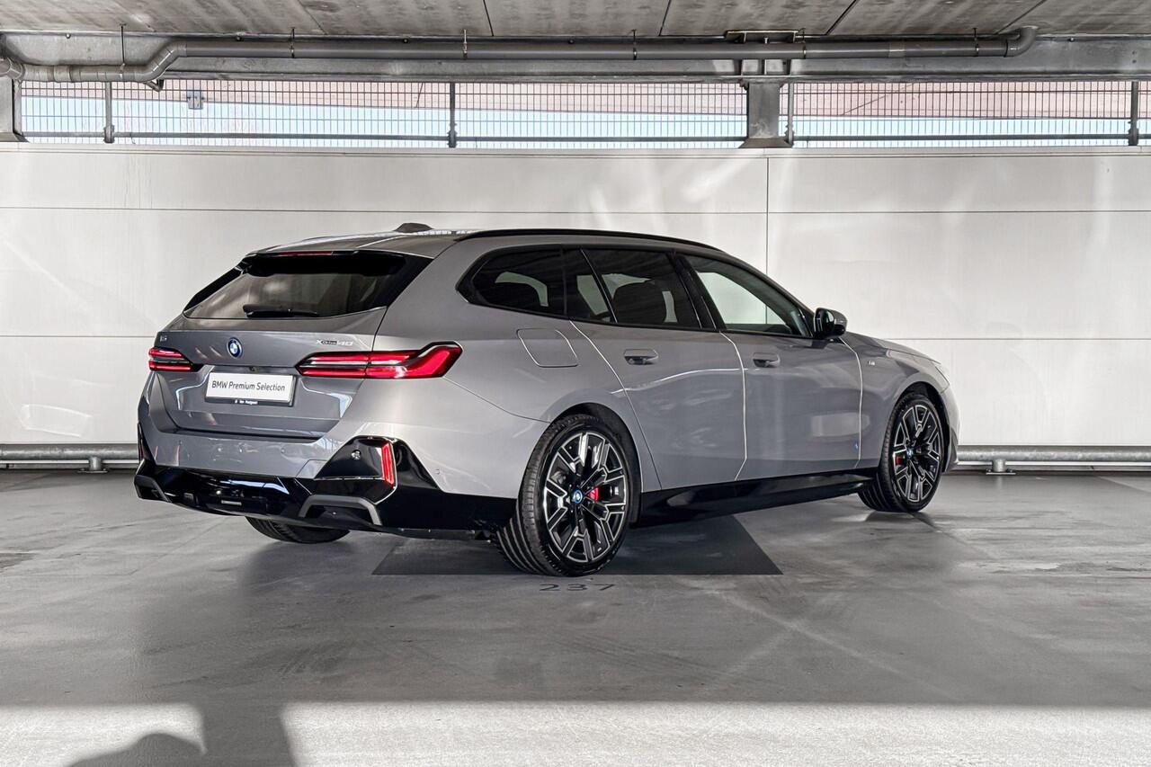 BMW i5 Touring xDrive40 84 kWh | M Sportpakket Pro | Innovation Pack | Comfort Pack | ElectricDeals