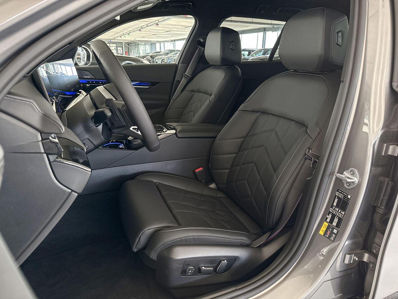 BMW i5 Touring xDrive40 84 kWh | M Sportpakket Pro | Innovation Pack | Comfort Pack | ElectricDeals