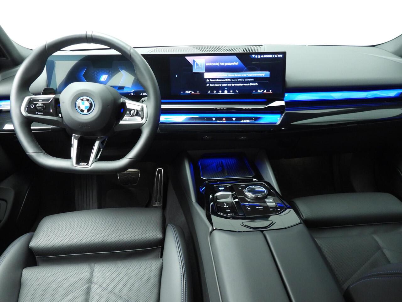 BMW i5 Touring xDrive40 | M-Sportpakket | LED | Navigatie | Active cruise | Sportstoelen | Elektr. zetels | Keyles go | DAB | Harman-kardon sound | Alu 19 inch