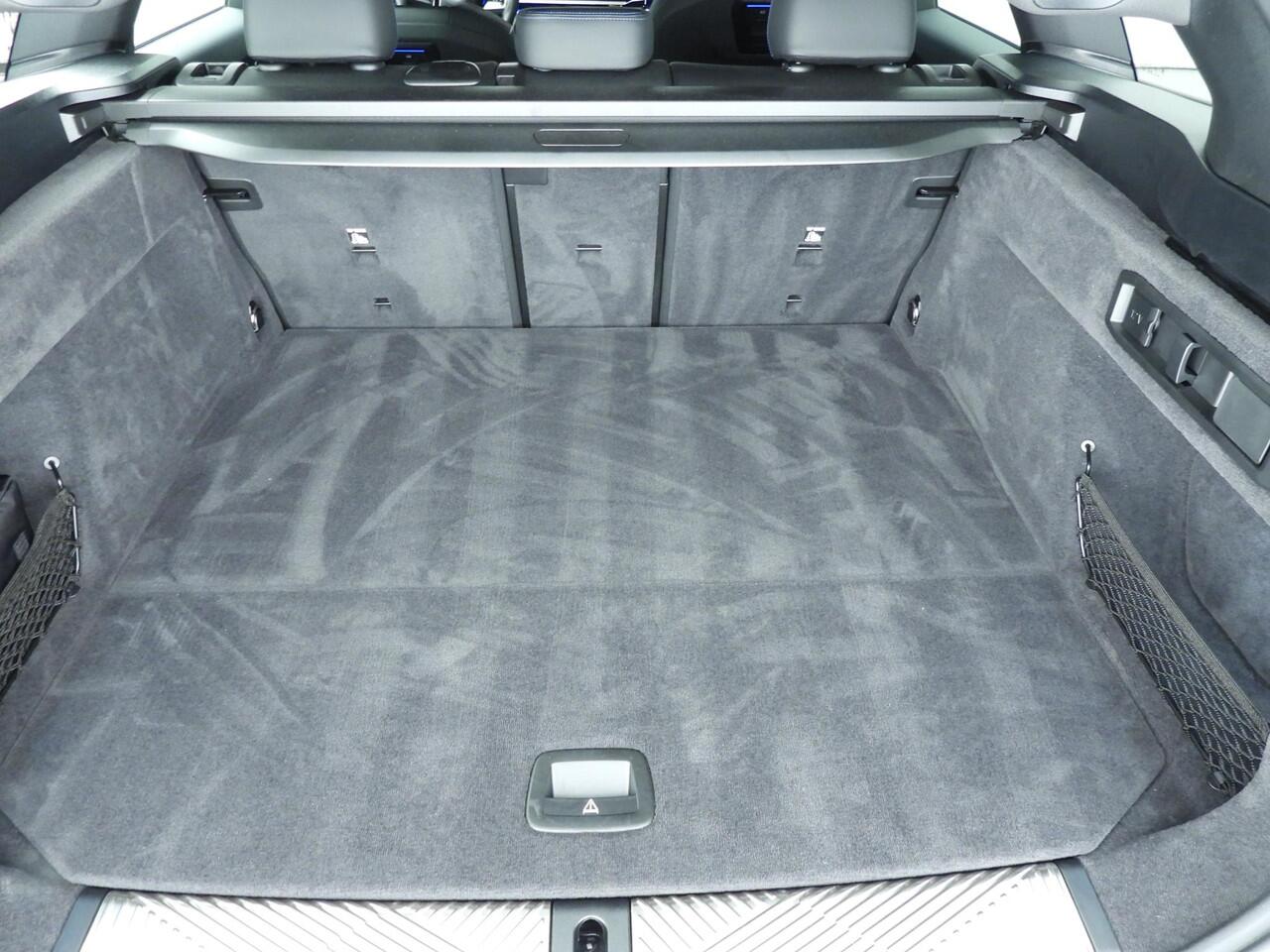 BMW i5 Touring xDrive40 | M-Sportpakket | LED | Navigatie | Active cruise | Sportstoelen | Elektr. zetels | Keyles go | DAB | Harman-kardon sound | Alu 19 inch