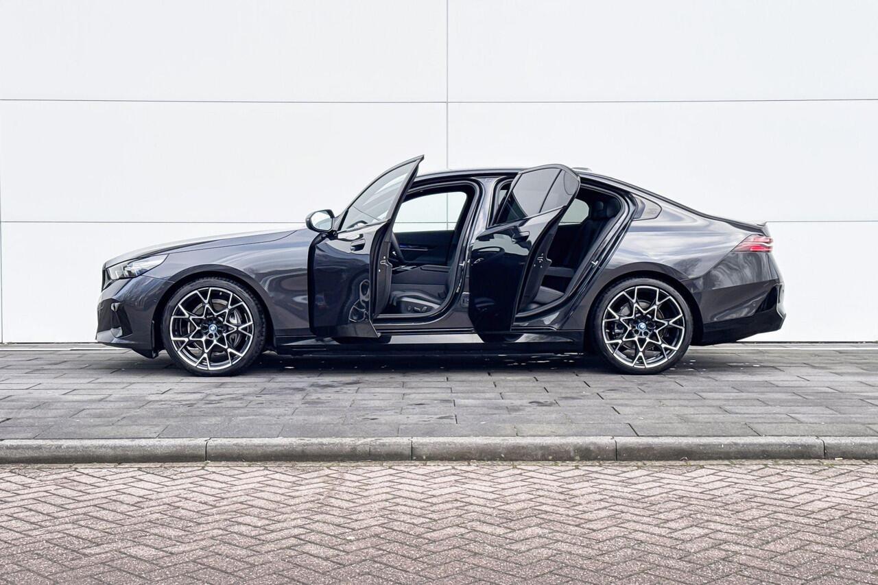 BMW i5 Sedan eDrive40 M Sport Edition 84 kWh | ElectricDeals