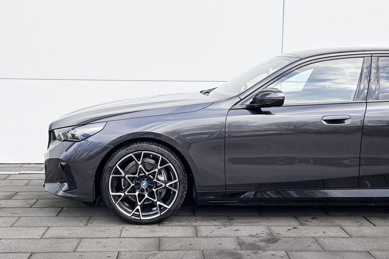 BMW i5 Sedan eDrive40 M Sport Edition 84 kWh | ElectricDeals