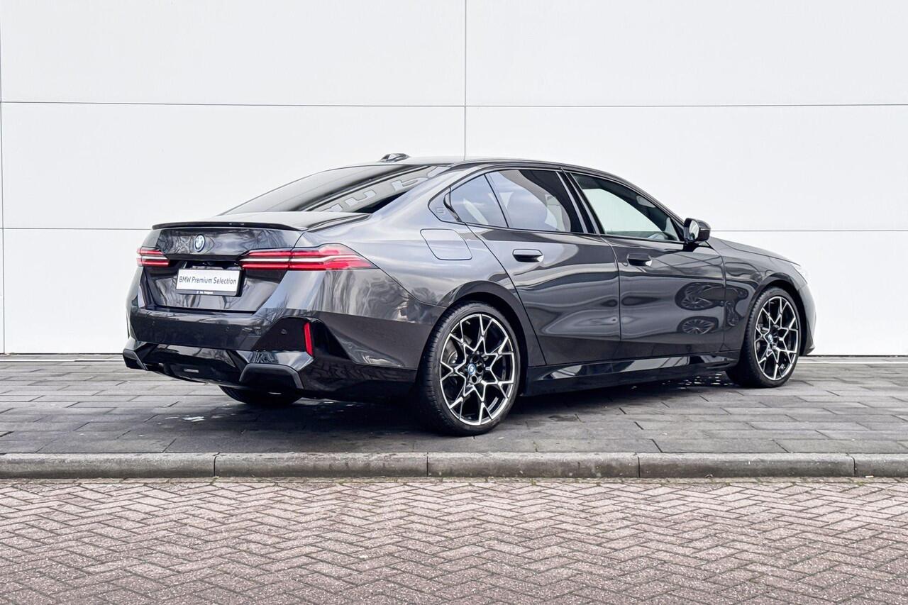 BMW i5 Sedan eDrive40 M Sport Edition 84 kWh | ElectricDeals