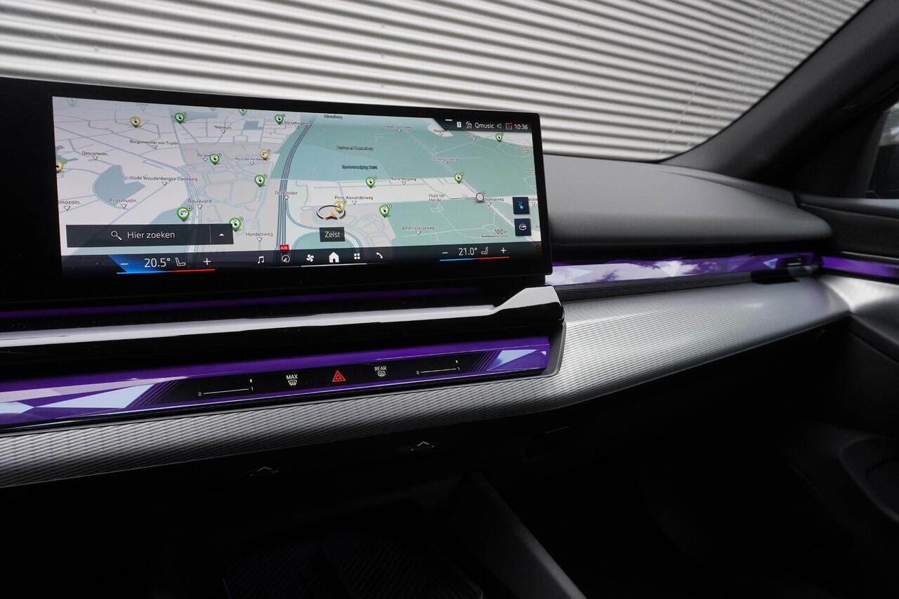 BMW i5 Touring eDrive40 M Sportpakket | Trekhaak met elektrisch wegklapbare kogel | Driving Assistant Plus | Parking Assistant | Alarmsysteem klasse 3