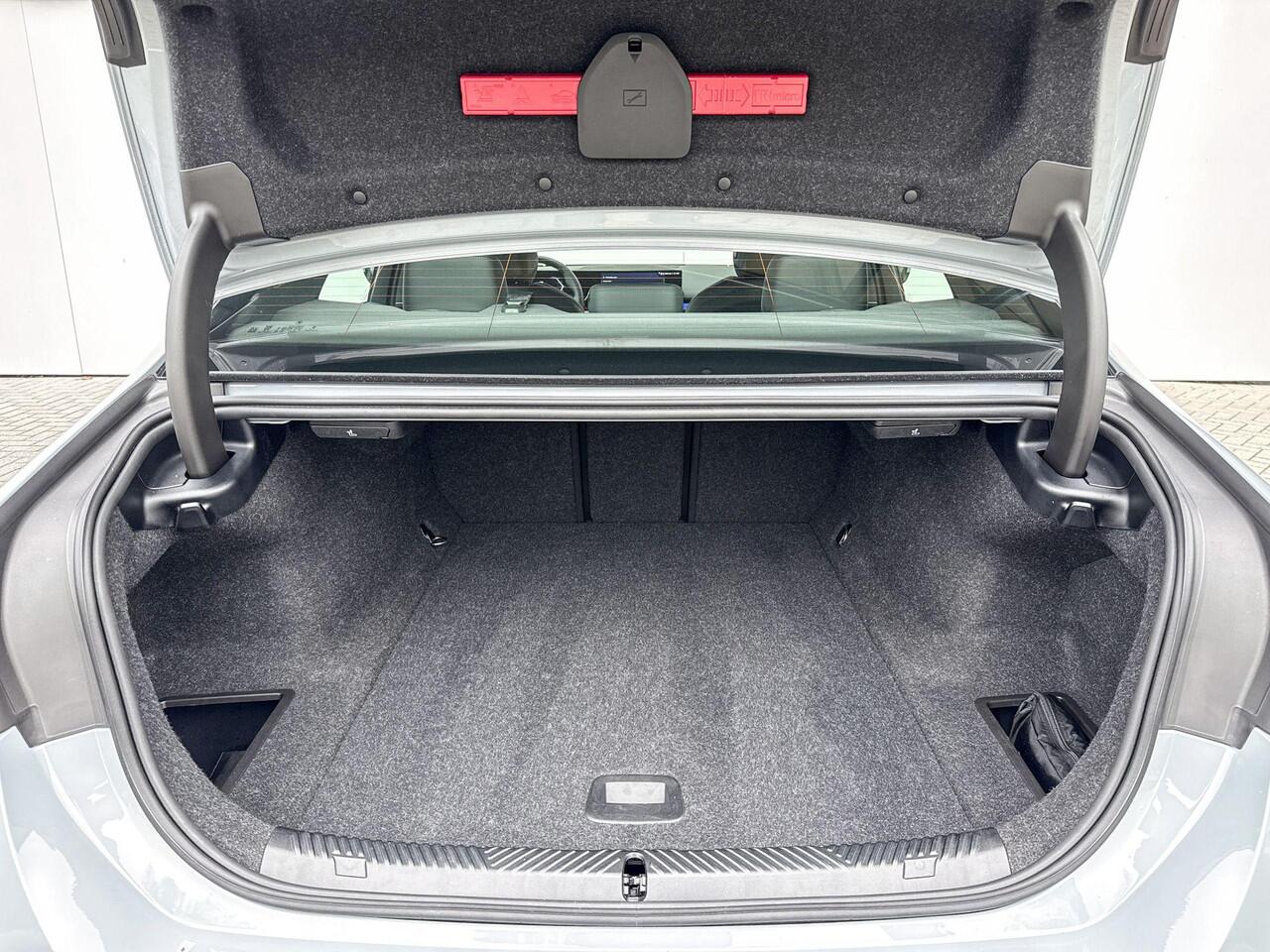 BMW i5 Sedan eDrive40 84 kWh M Sport | Trekhaak