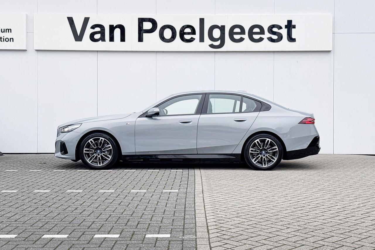 BMW i5 Sedan eDrive40 84 kWh M Sport | Trekhaak