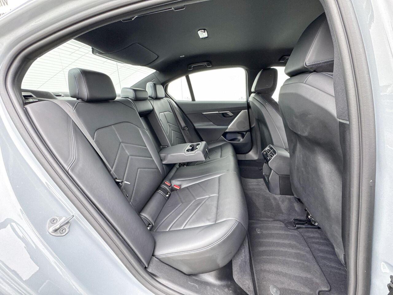 BMW i5 Sedan eDrive40 84 kWh M Sport | Trekhaak